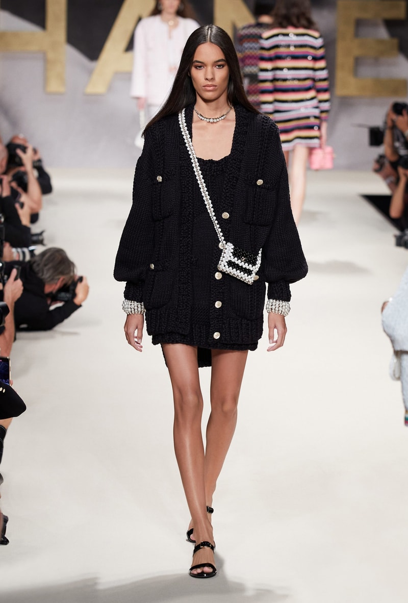chanel 2022 ss virginie viard runway looks simple 80's