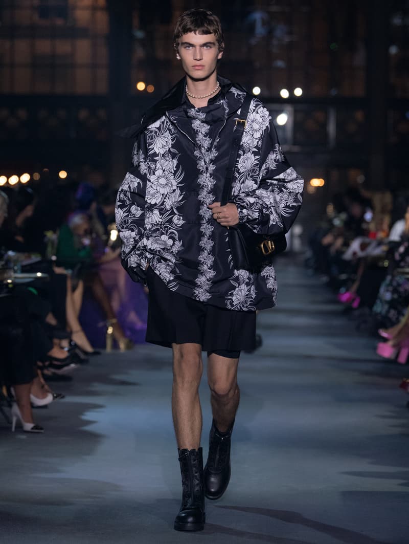 valntino Pierpaolo Piccioli 2022 ss PFW runway looks show