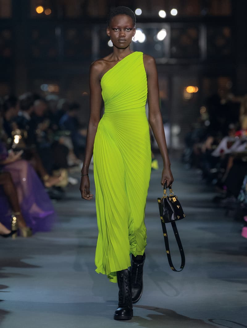 valntino Pierpaolo Piccioli 2022 ss PFW runway looks show