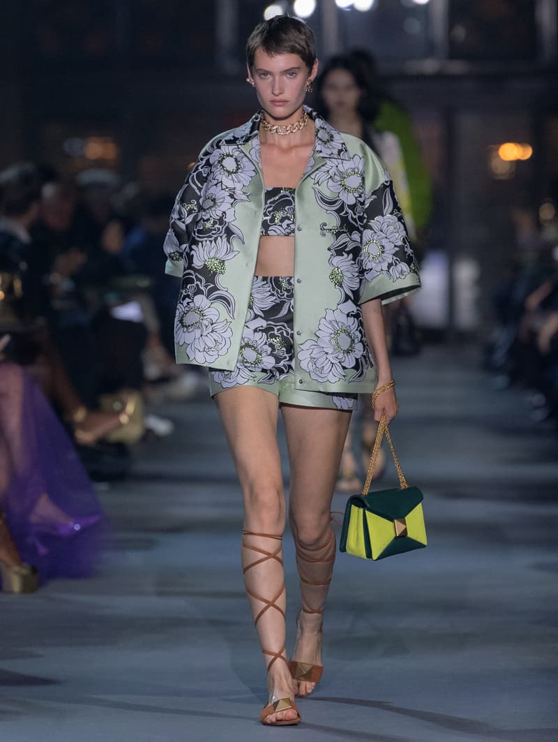 valntino Pierpaolo Piccioli 2022 ss PFW runway looks show