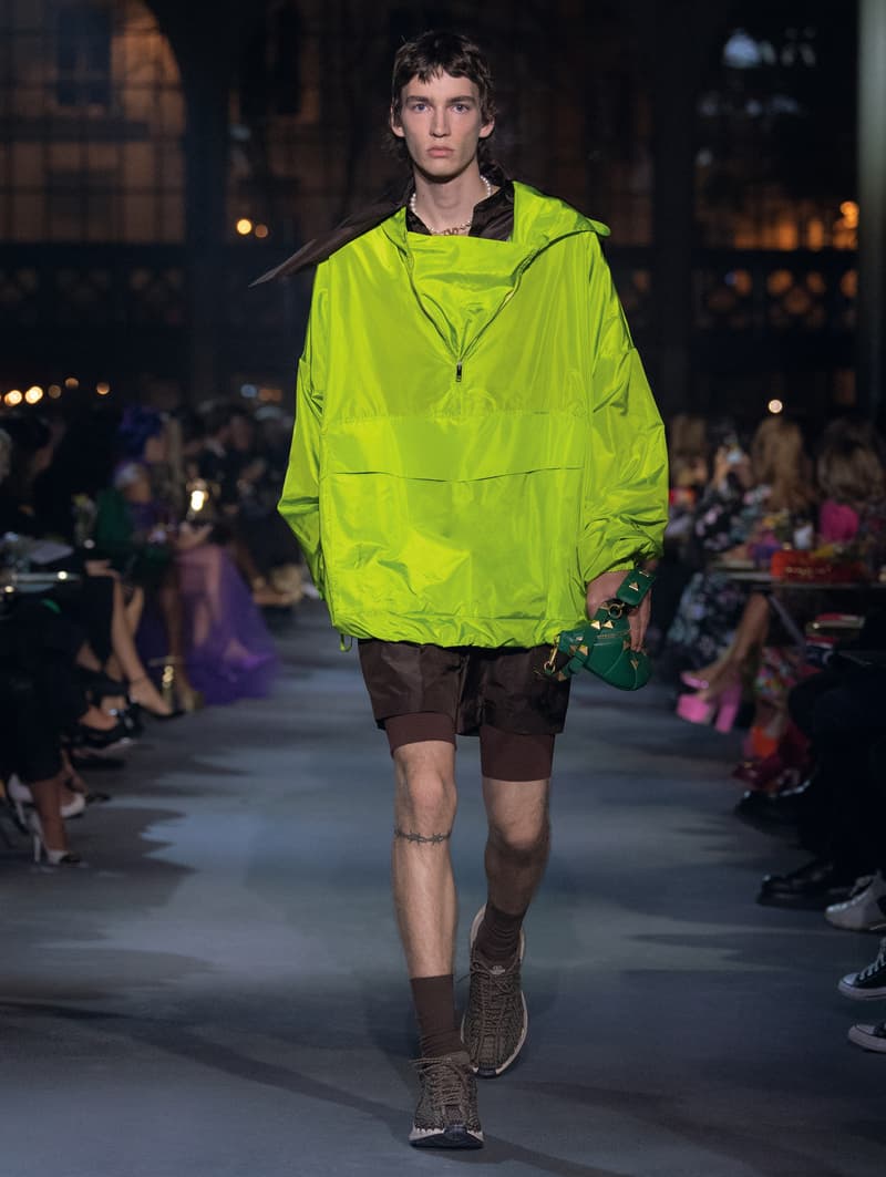 valntino Pierpaolo Piccioli 2022 ss PFW runway looks show