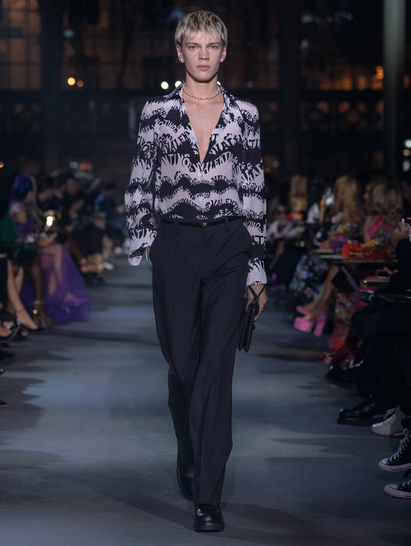 valntino Pierpaolo Piccioli 2022 ss PFW runway looks show