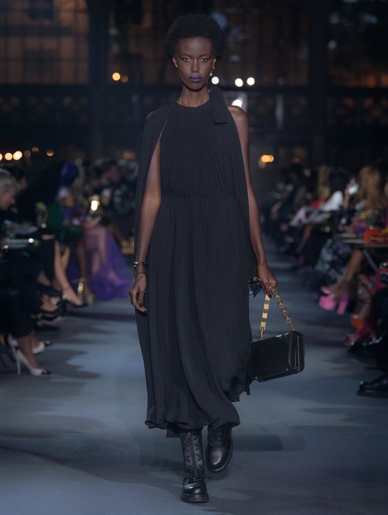 valntino Pierpaolo Piccioli 2022 ss PFW runway looks show