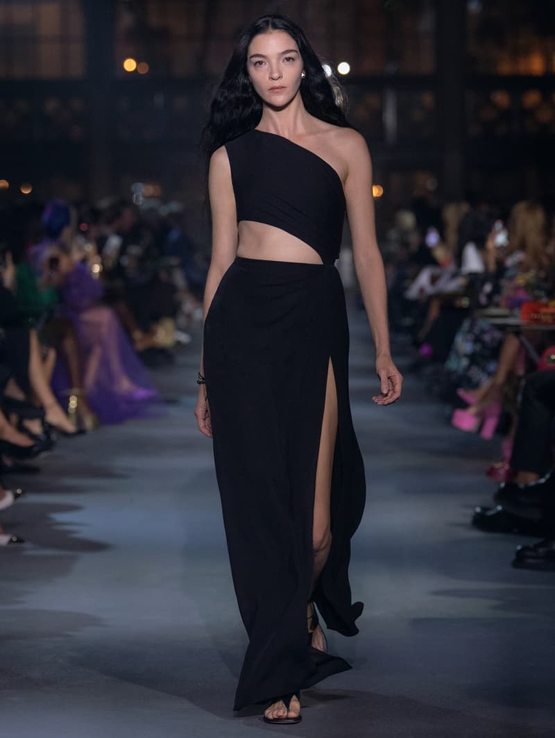 valntino Pierpaolo Piccioli 2022 ss PFW runway looks show