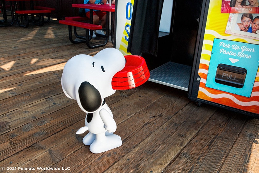 Objective Collectibles Medicom Toy Peanuts Snoopy Toy sculpture