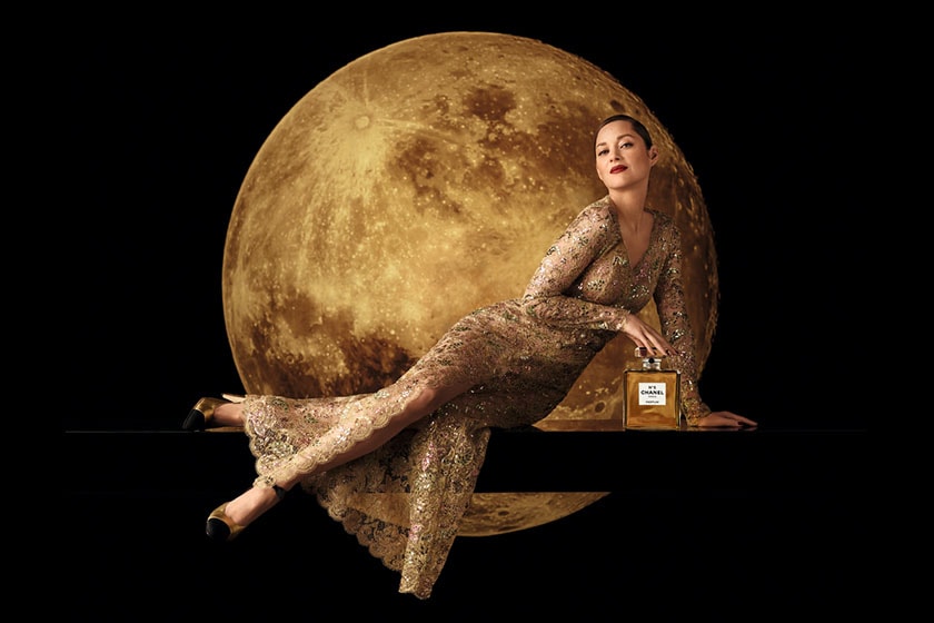 Chanel 2021 Christmas collection N5 Fragrance makeup