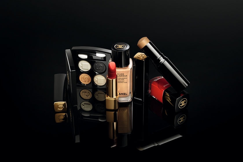 Chanel 2021 Christmas collection N5 Fragrance makeup