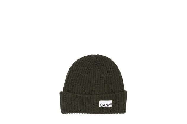 4-trendy-hats-to-buy-for-this-winter-05