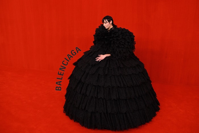 你沒看過這種秀:把 Runway 變首映紅毯,戲院裡播的是《The Simpsons》!