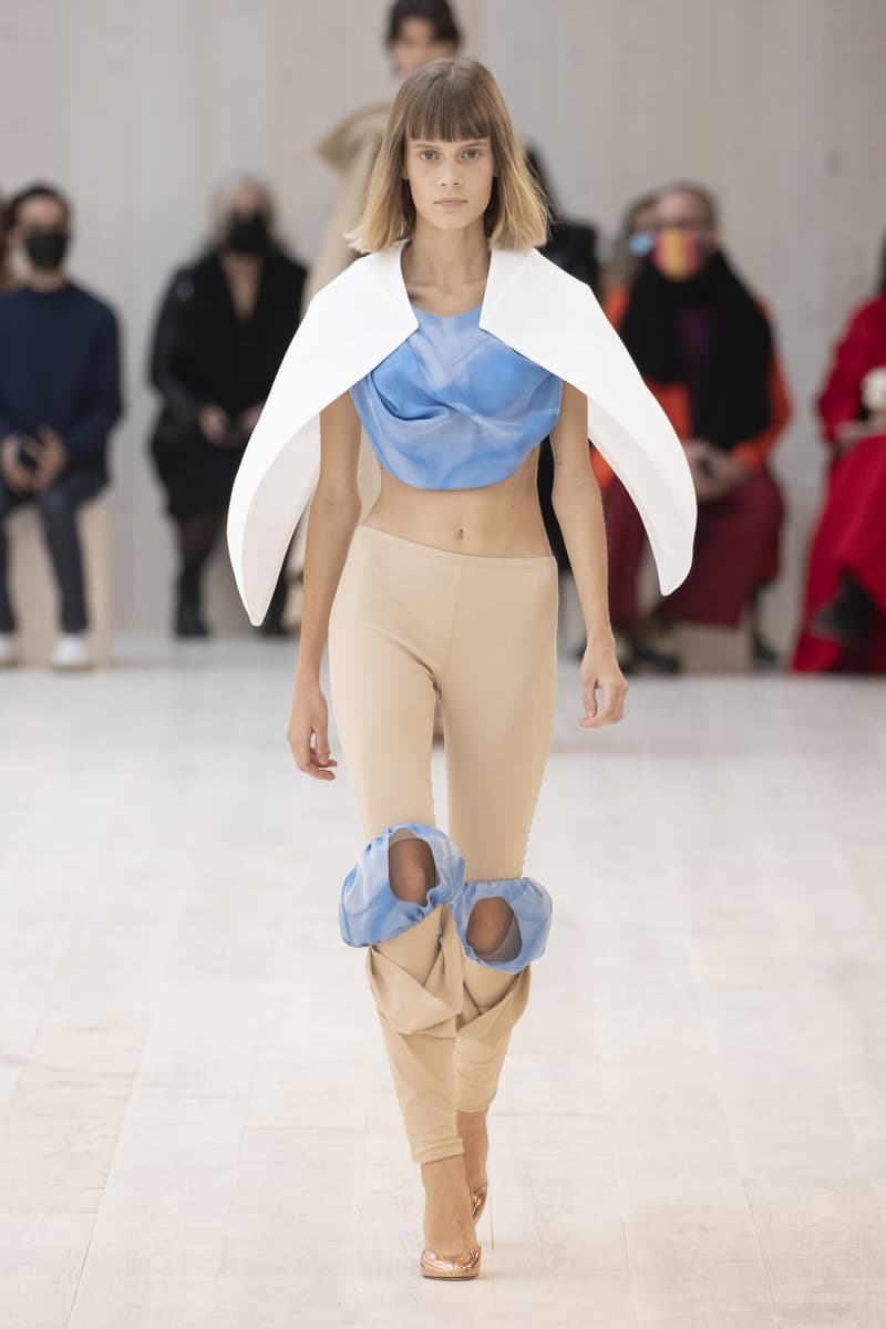loewe 2022 ss pfw runway looks paris