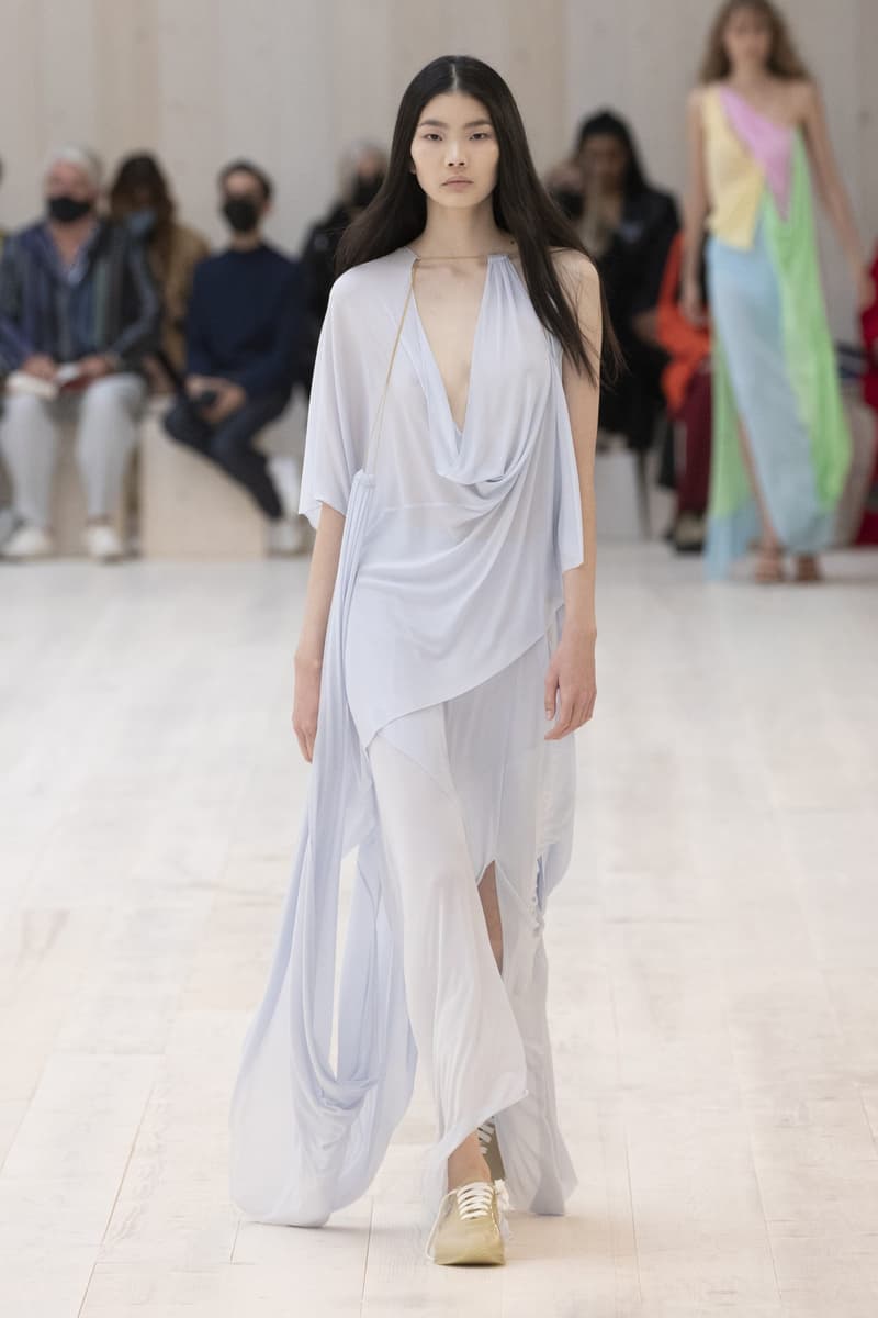 loewe 2022 ss pfw runway looks paris