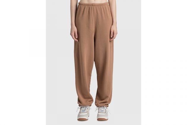 4-fashionable-way-to-style-track-pants-05