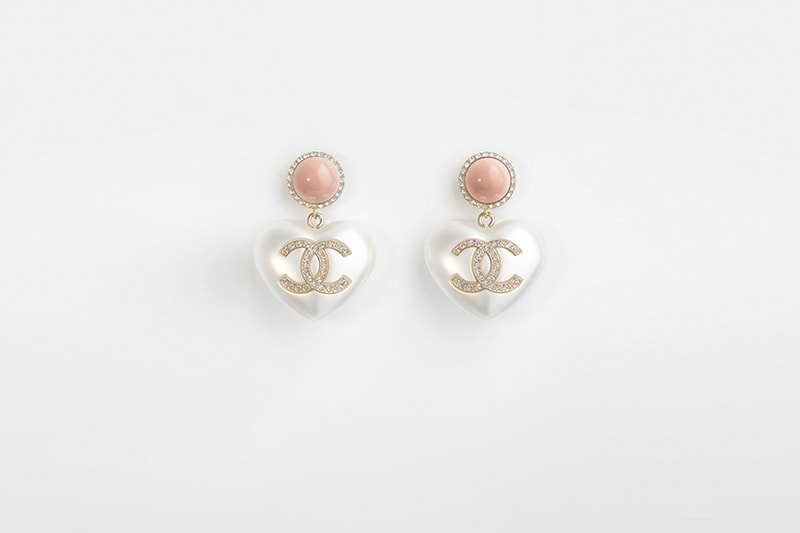 CHANEL earring accessories 2022 cruise collection