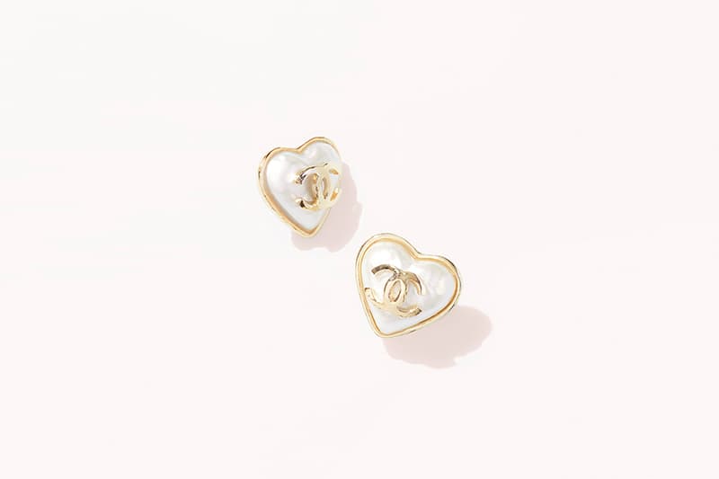 CHANEL earring accessories 2022 cruise collection