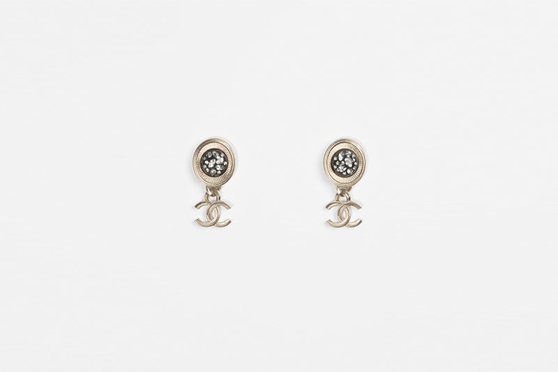 CHANEL earring accessories 2022 cruise collection