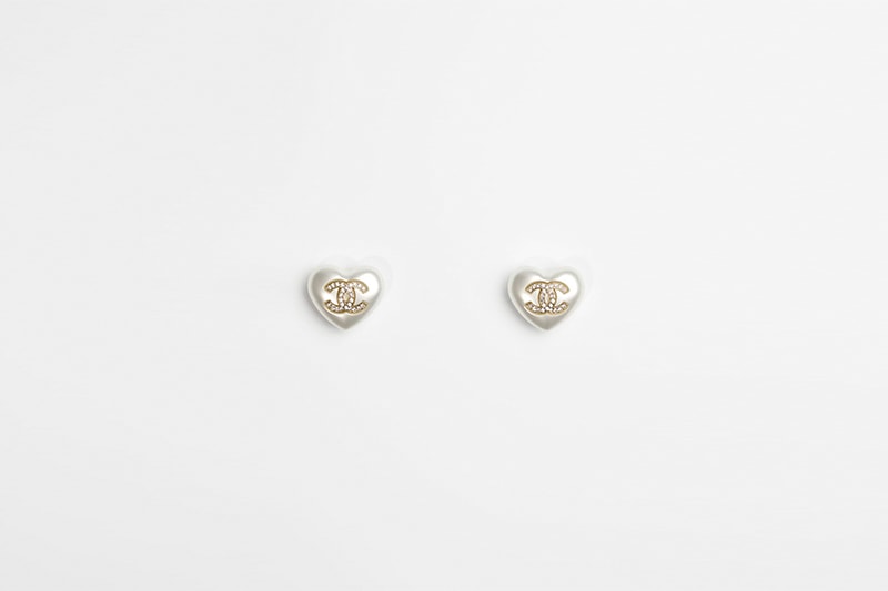 CHANEL earring accessories 2022 cruise collection