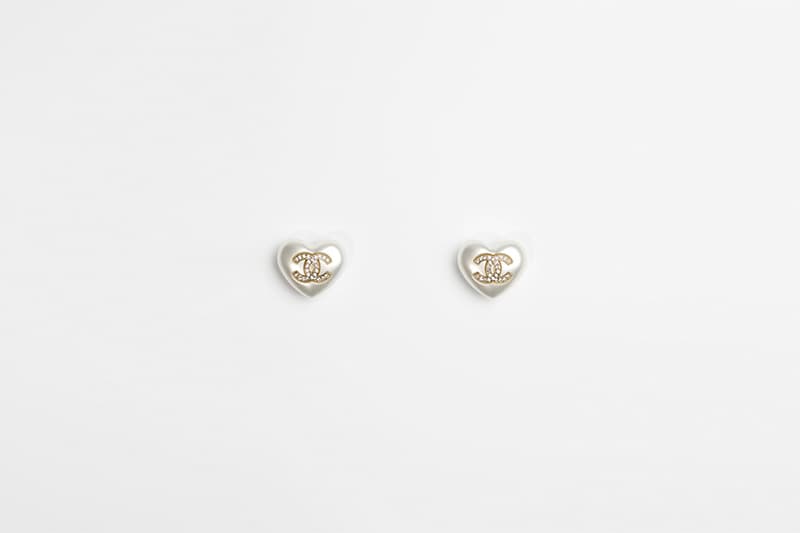 CHANEL earring accessories 2022 cruise collection
