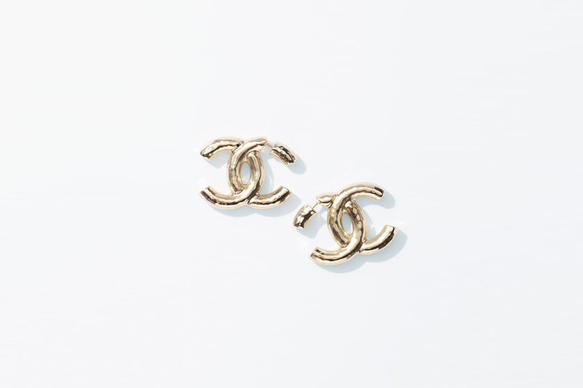 CHANEL earring accessories 2022 cruise collection