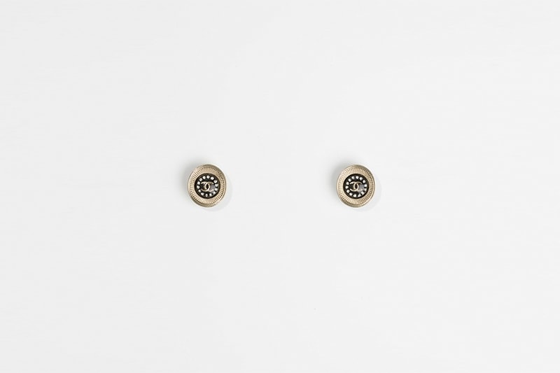 CHANEL earring accessories 2022 cruise collection