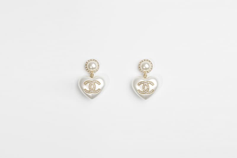 CHANEL earring accessories 2022 cruise collection