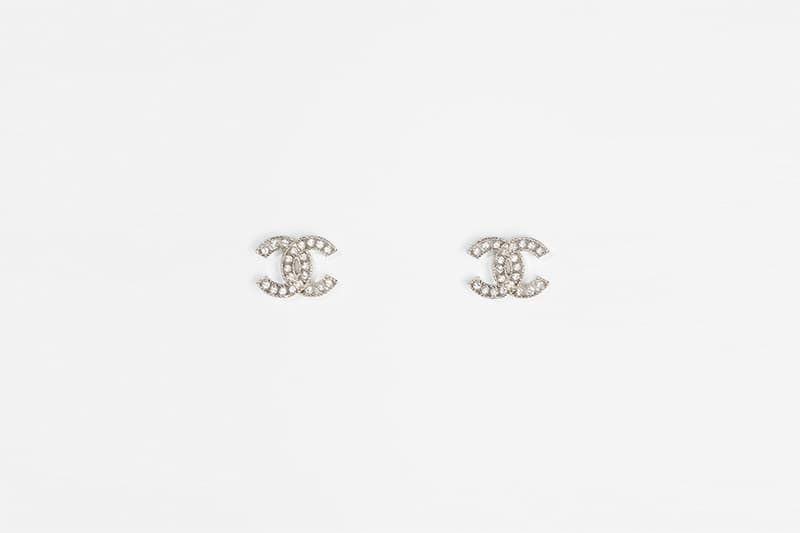 CHANEL earring accessories 2022 cruise collection