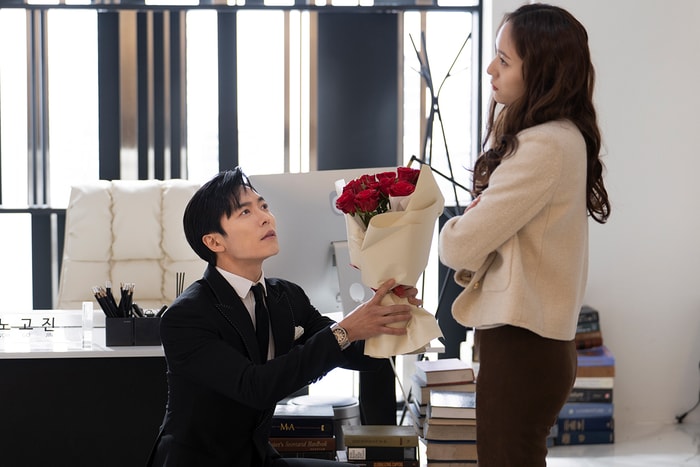 金材昱、鄭秀晶合作主演:獵奇浪漫韓劇《瘋狂愛上你》預告+劇照釋出!