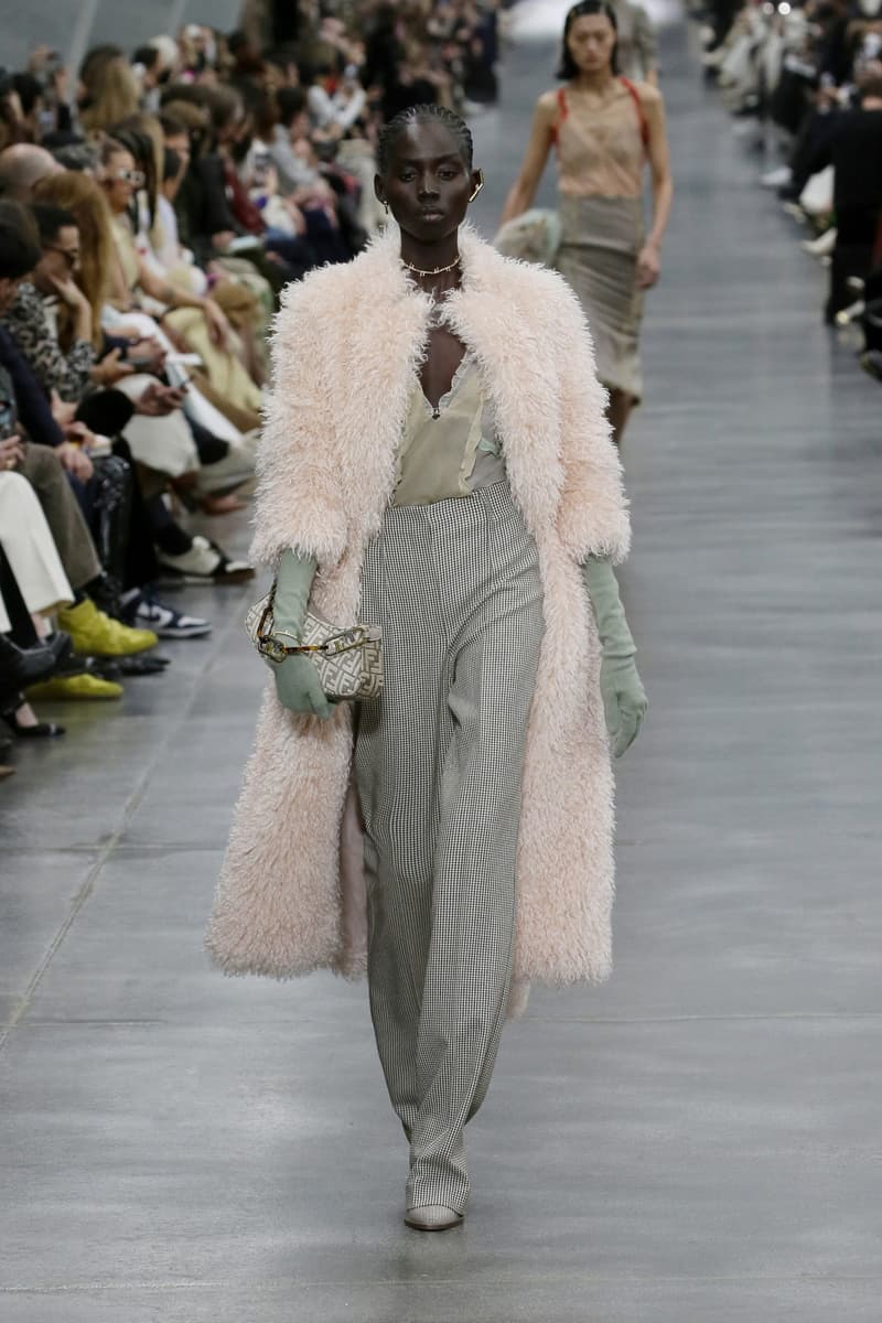 Fendi 2022 FW fashion show runway 