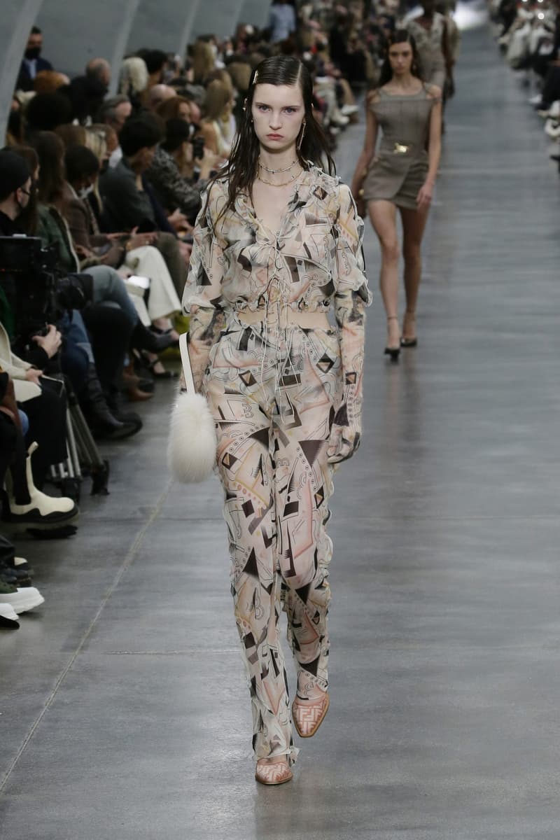 Fendi 2022 FW fashion show runway 