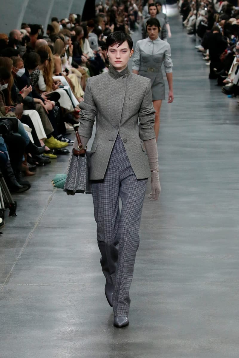 Fendi 2022 FW fashion show runway 