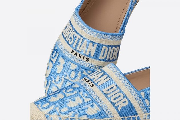 dior-oblique-promote-new-cornflower-blue-on-classical-products-03