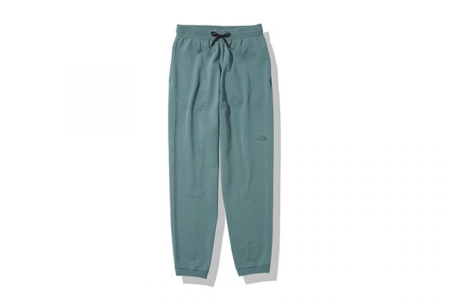 the-north-face-newly-released-comfortive-collection-offers-sporty-chic-03