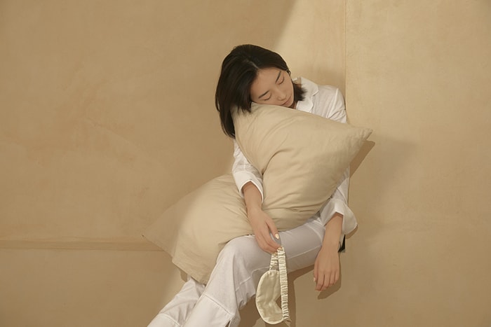 告別壓力失眠的夜晚：心理師教你 3 個小技巧，找回安穩舒心的靜謐睡眠！