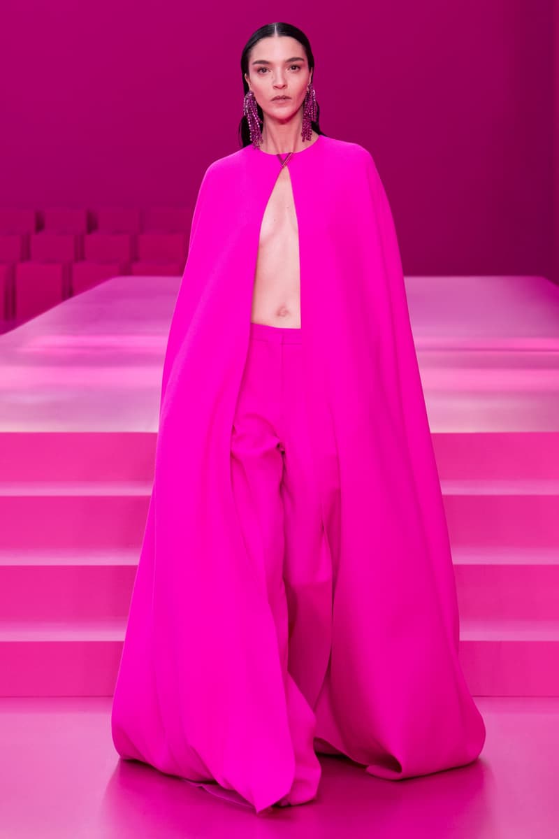 valentino pink pfw 2022 fw pantone runway show detail looks