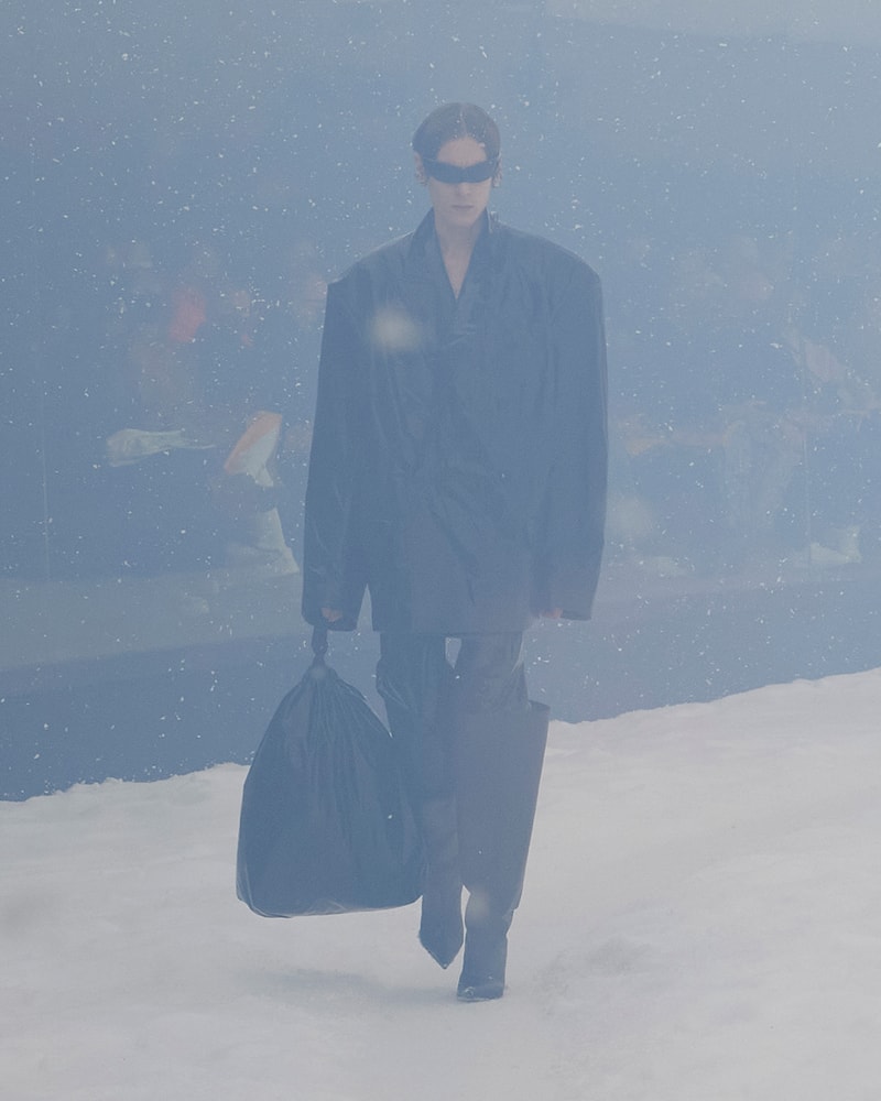 balenciaga 2022 FW storm pfw runway looks 