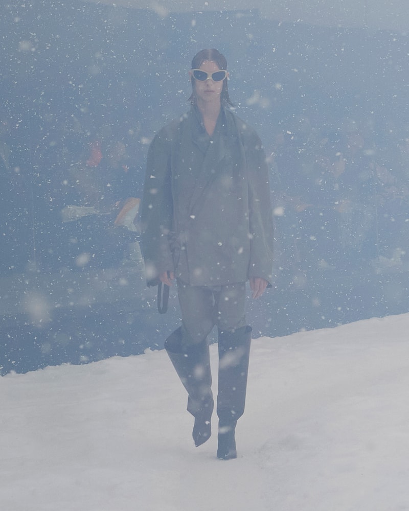 balenciaga 2022 FW storm pfw runway looks 