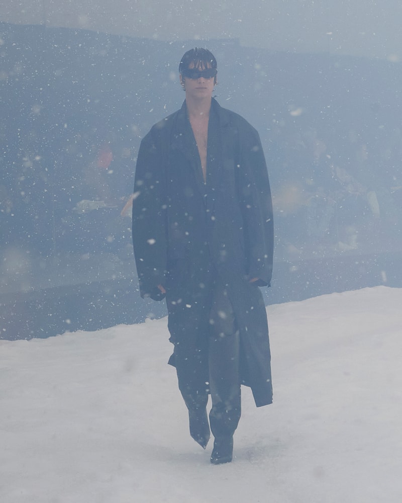 balenciaga 2022 FW storm pfw runway looks 