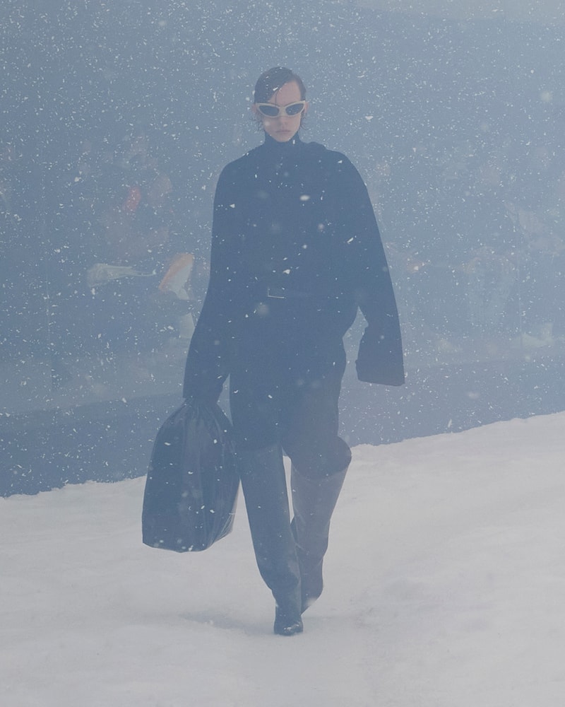 balenciaga 2022 FW storm pfw runway looks 
