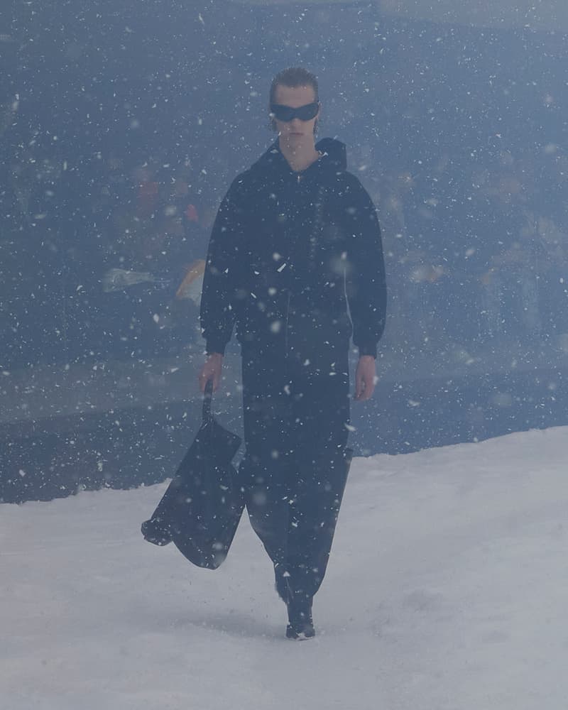 balenciaga 2022 FW storm pfw runway looks 