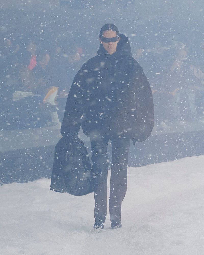 balenciaga 2022 FW storm pfw runway looks 