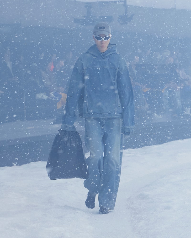 balenciaga 2022 FW storm pfw runway looks 