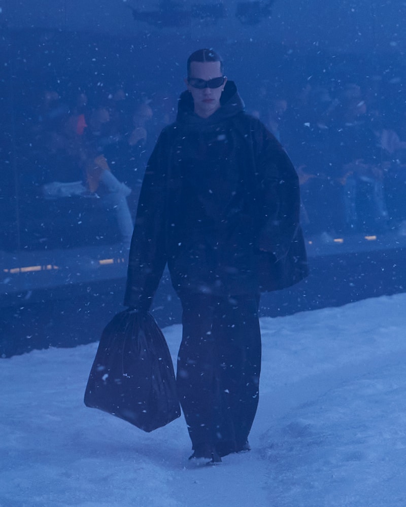 balenciaga 2022 FW storm pfw runway looks 