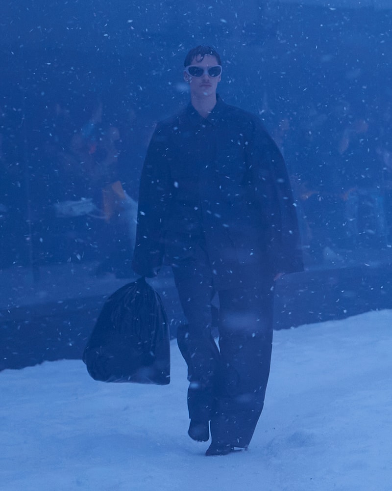 balenciaga 2022 FW storm pfw runway looks 