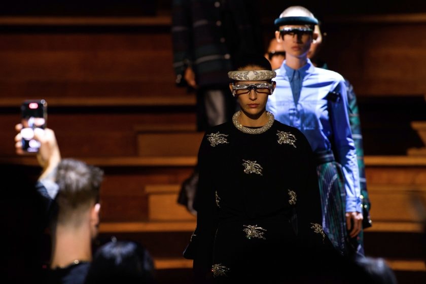 burberry 2022 fw runway london Riccardo Tisci london women