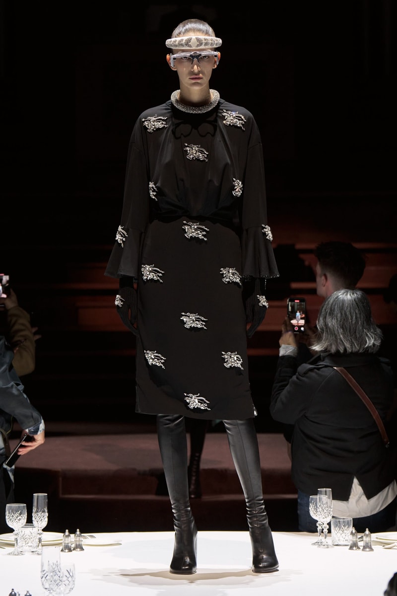 burberry 2022 fw runway london Riccardo Tisci london women