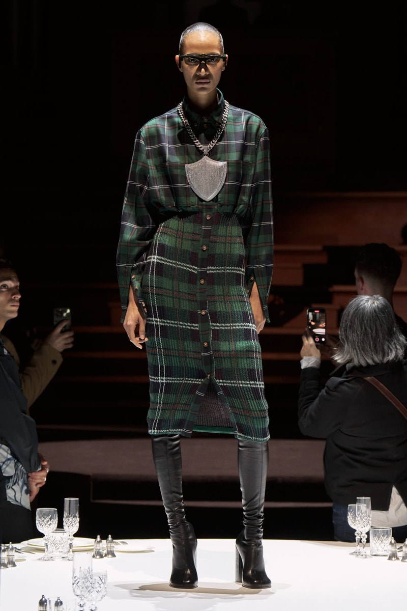 burberry 2022 fw runway london Riccardo Tisci london women