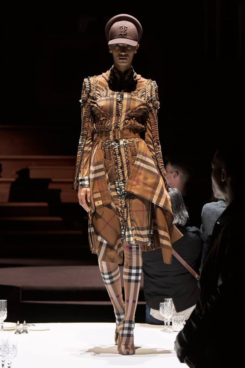 burberry 2022 fw runway london Riccardo Tisci london women