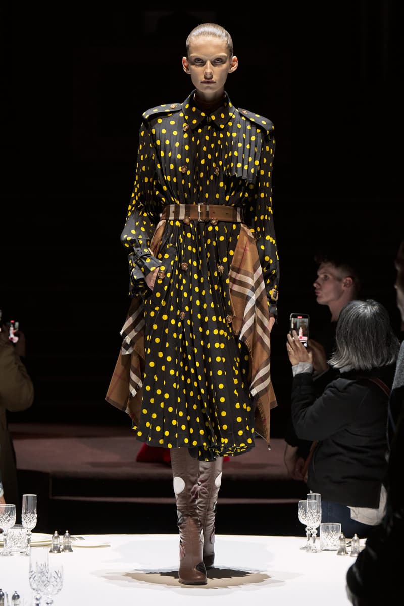 burberry 2022 fw runway london Riccardo Tisci london women