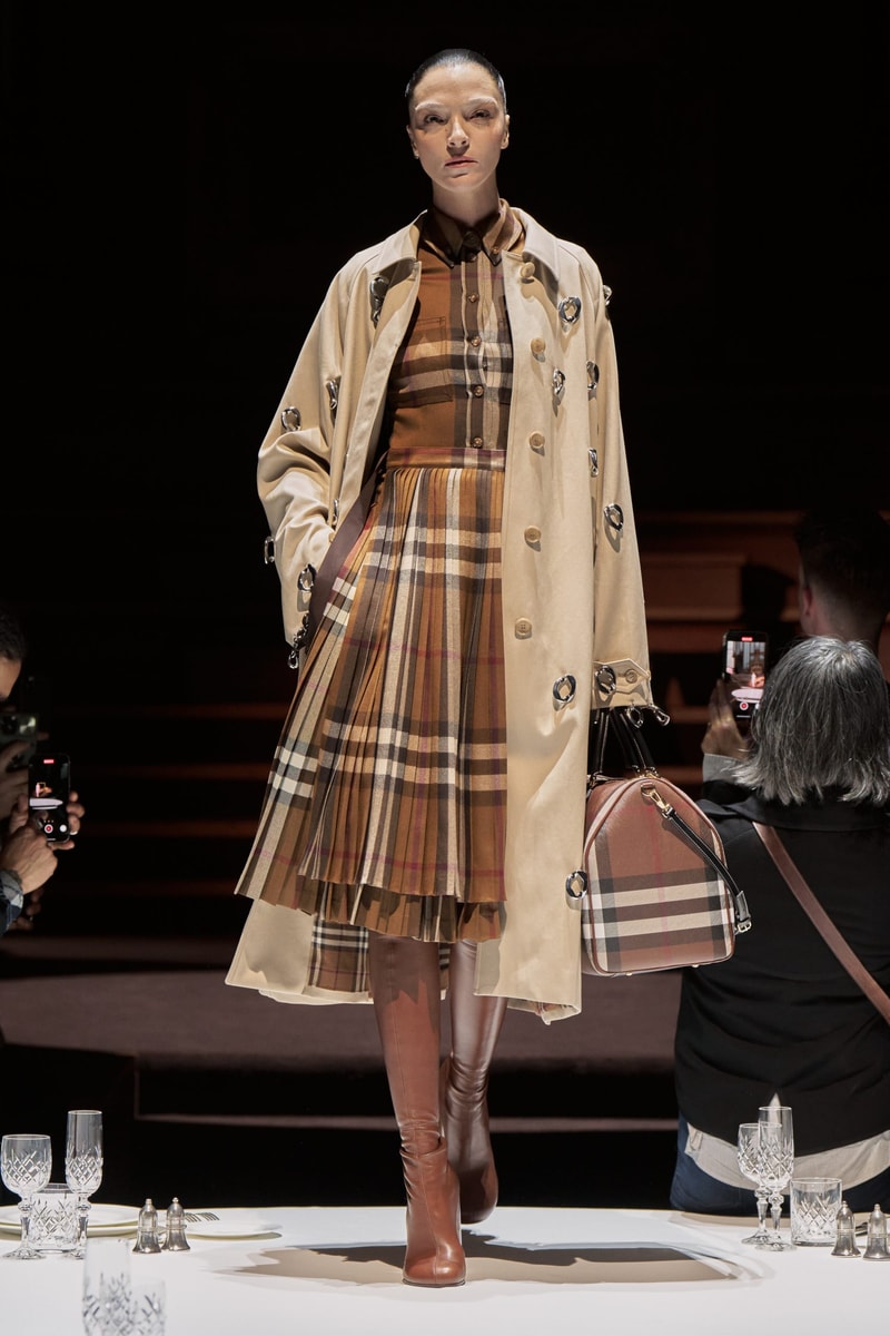 burberry 2022 fw runway london Riccardo Tisci london women