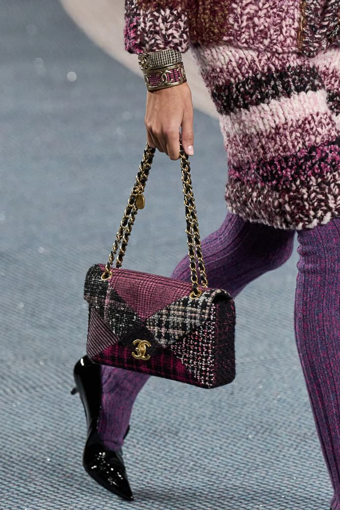chanel fall 2022 is an ode to tweed handbags