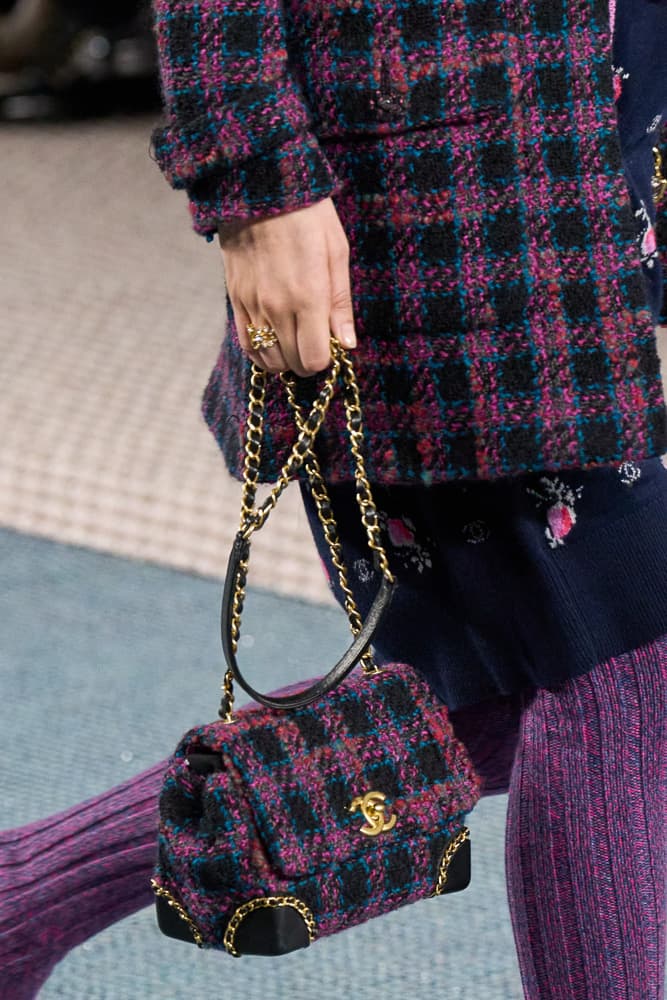 chanel fall 2022 is an ode to tweed handbags